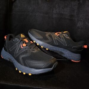 New Balance Men's Black and Orange Trail Shoes Size 12